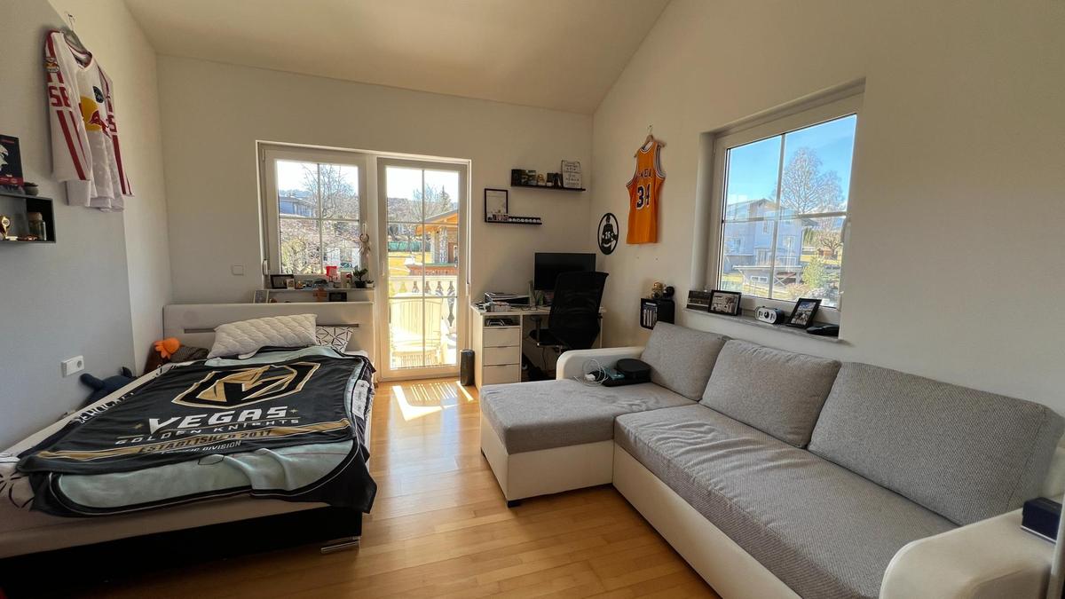 Schlafzimmer 1 von 3-4