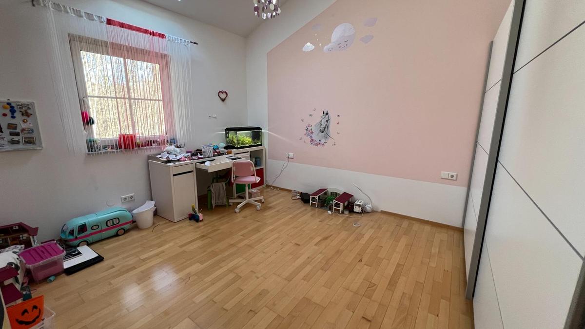 Schlafzimmer 2 von 3-4