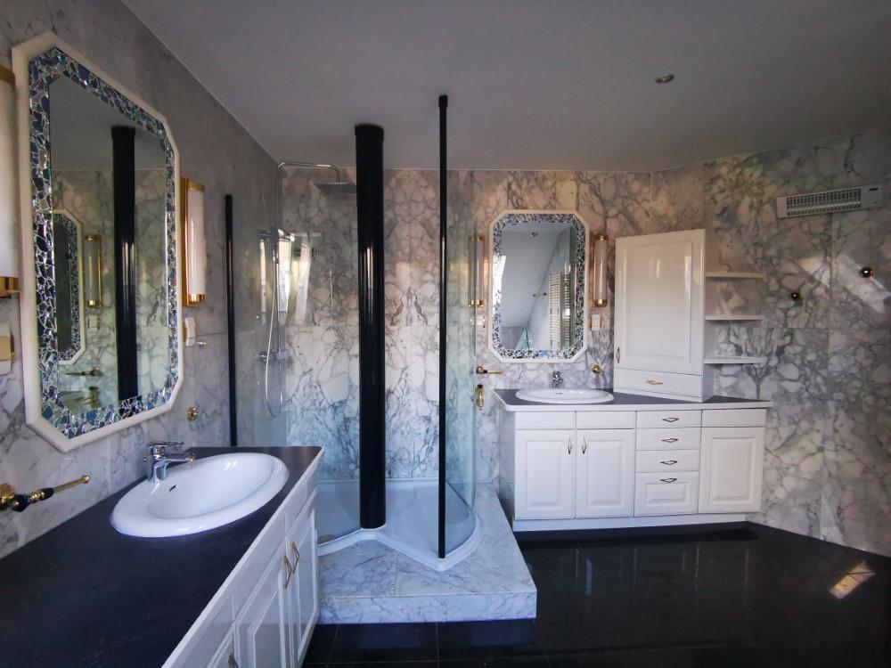 Bathroom Masterbedroom