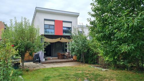 "Living near the Alte Donau"