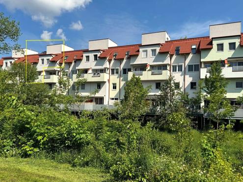 "4 Zimmer-Wohnung mit großer Dachterrasse, Loggia und Garagenstellplatz!"