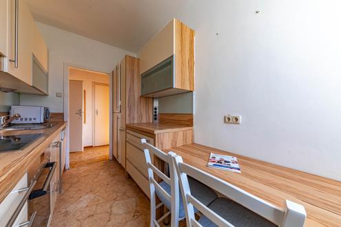 2 ZIMMER WOHNUNG IM DRITTEN LIFTSTOCK MIT BALKON IN BISAMBERG!
