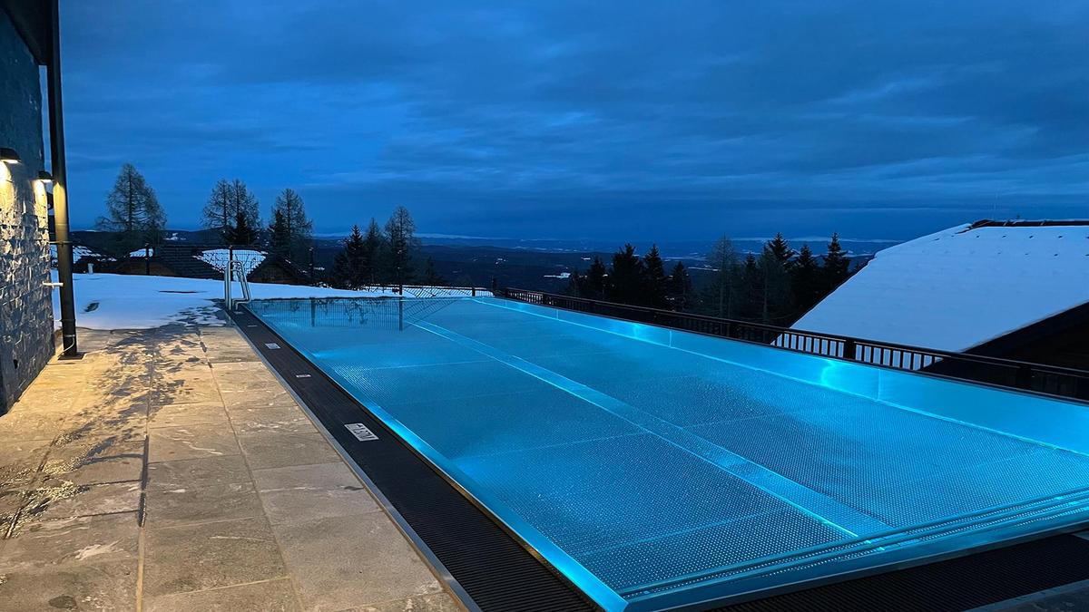 Pool Abendansicht