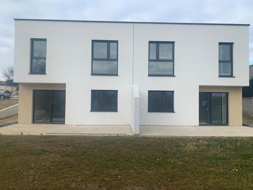 Exquisite Doppelhaushälfte in sehr schöner ruhiger Siedlungslage  (Haus links) Beste Baumeisterqualität !
