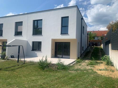 Neuer Preis !   Exquisite Doppelhaushälfte in sehr schöner ruhiger Siedlungslage  (Haus links) Beste Baumeisterqualität !