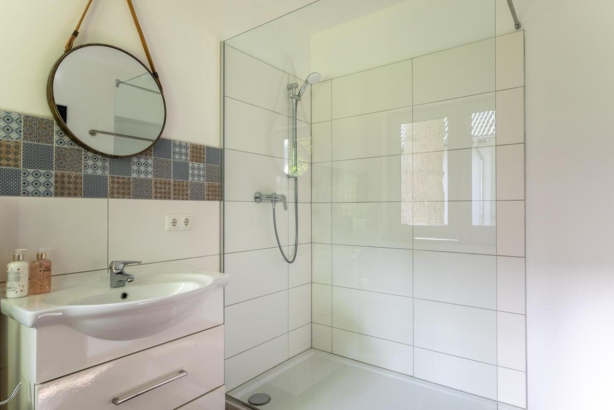 10 Dusche