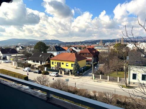 "2 Zimmer 74m² + Loggia mit toller Aussicht!"