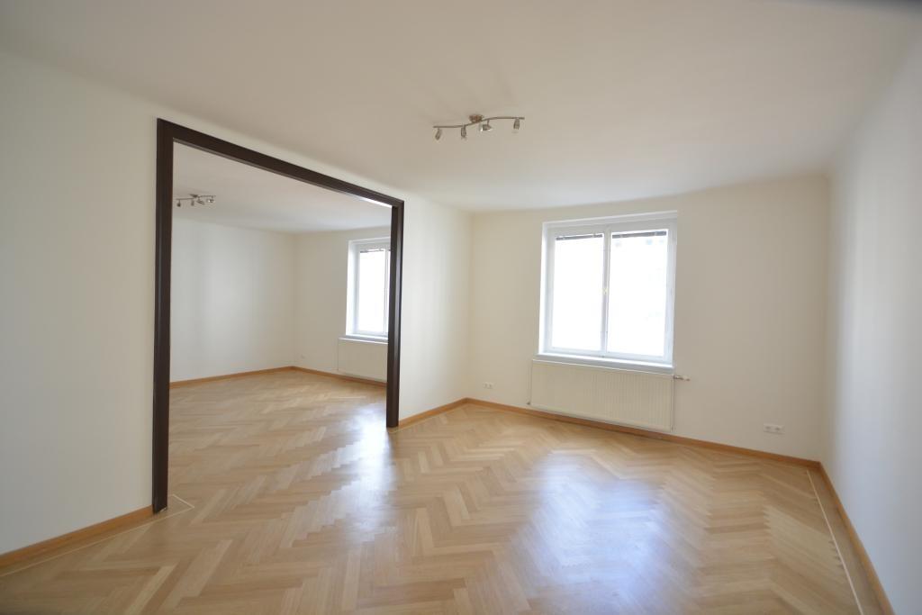 Wohn-& Ezimmer (je ca. 20m)