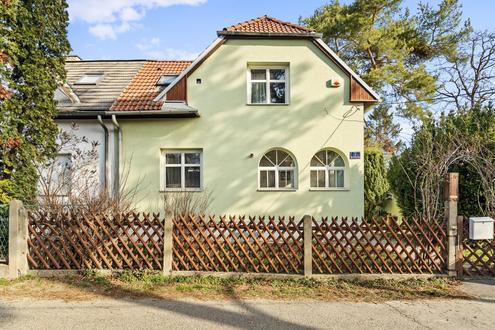 "Einfamilienhaus auf ca. 713 m² Eigengrund ? viel Potenzial für Individualisten"