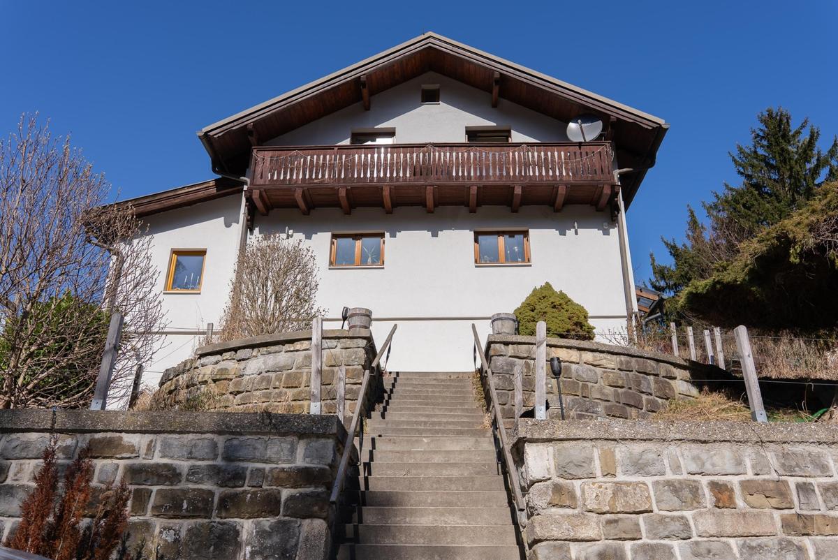 40 Stiegenaufgang zum Haus