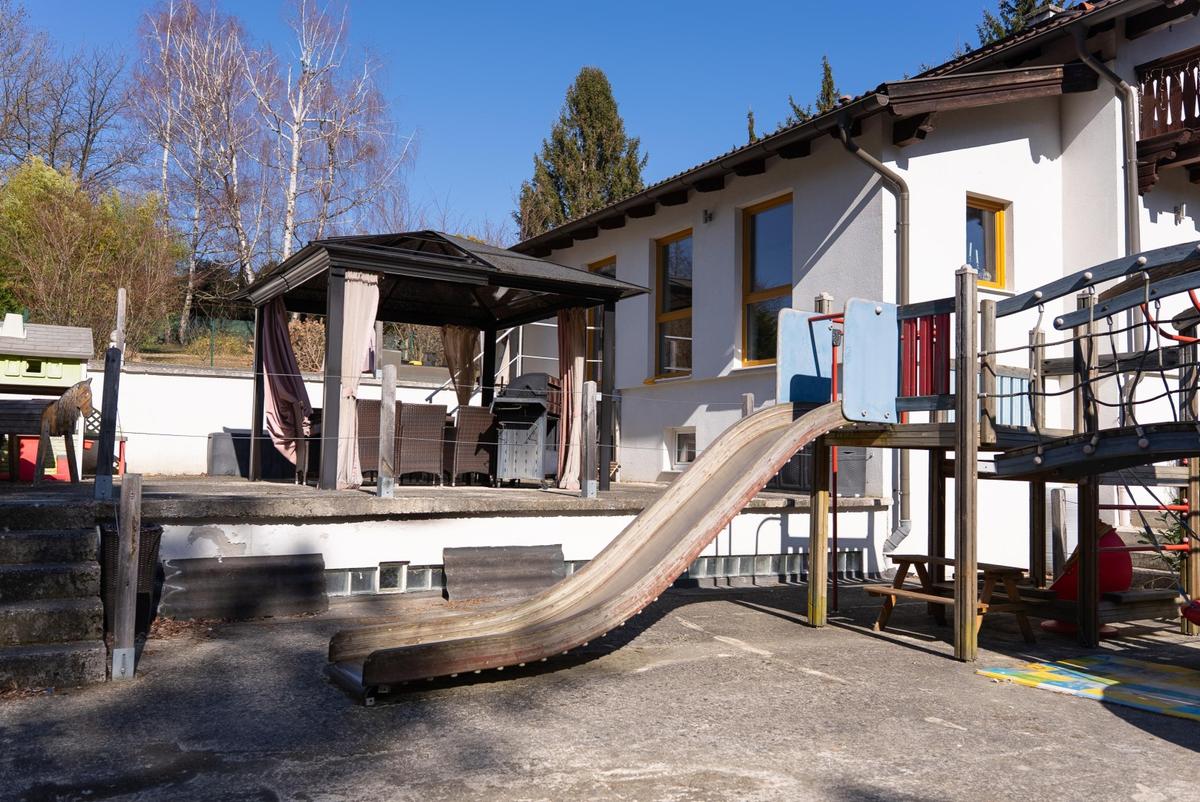 33 Spielplatz