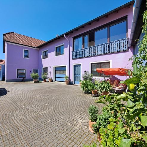 Einfamilienhaus mit viel Platz und einer Scheune!