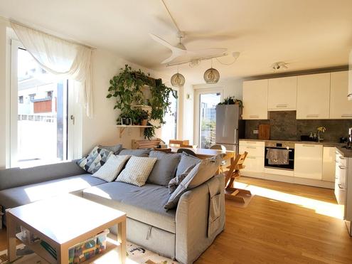"IN KAUFABWICKLUNG!"  MODERNE HELLE 3 ZI-WOHNUNG MIT GEMÜTLICHER ECK-DACHTERRASSE