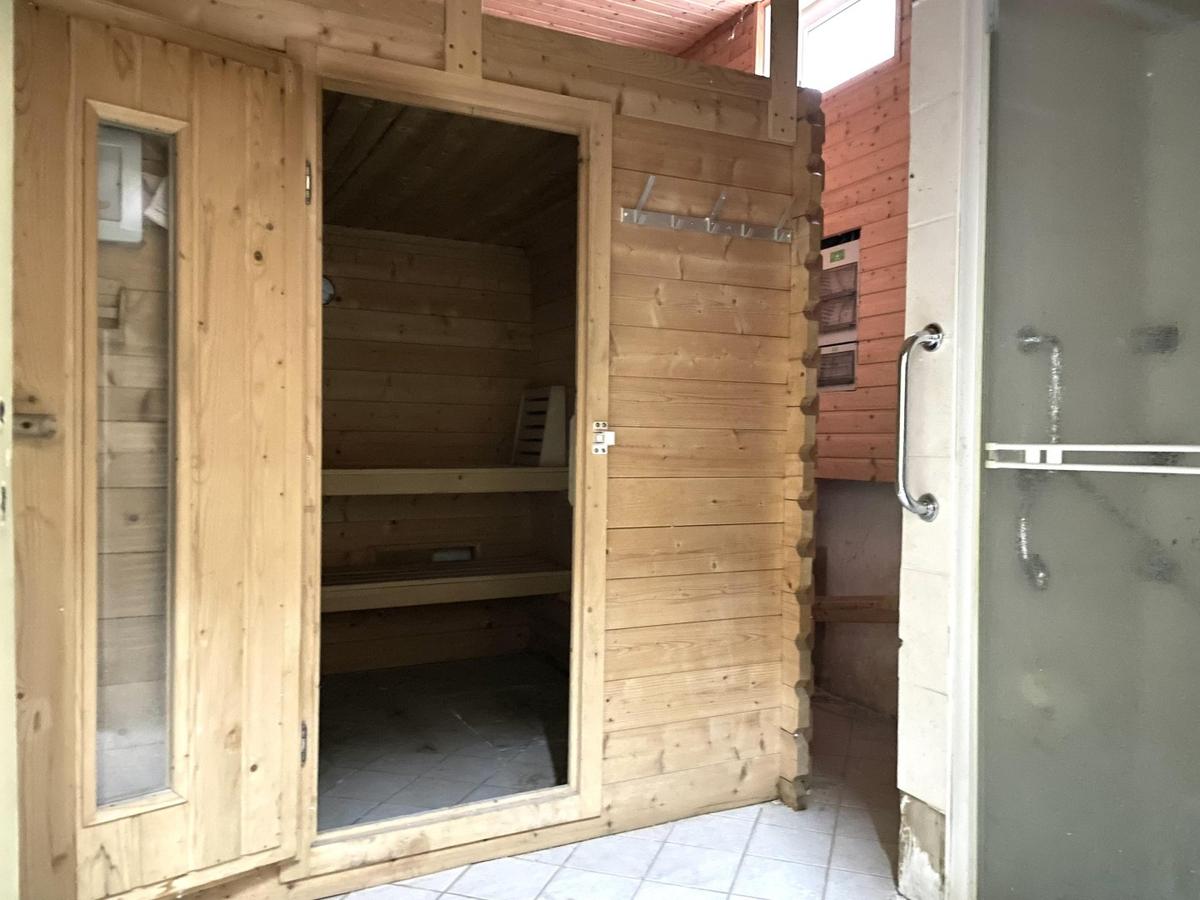 23 KELLER SAUNA