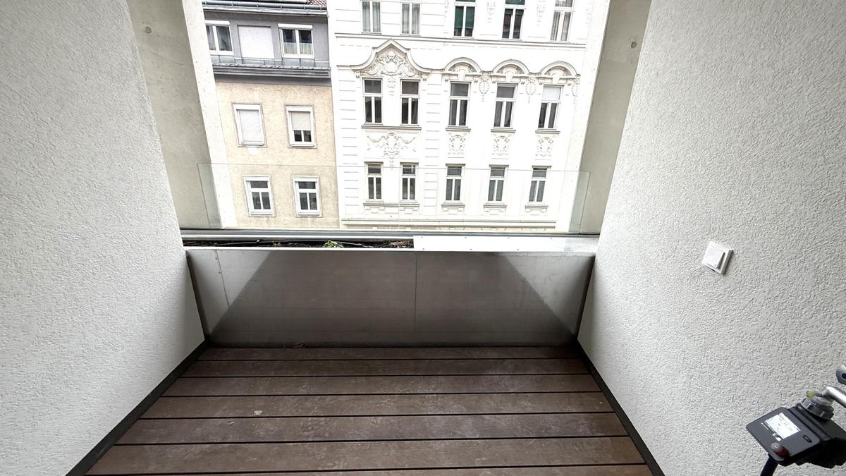 Loggia straenseitig