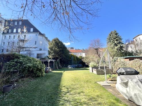 360 TOUR // TERRASSEN ALTBAUWOHNUNG MIT GARTEN