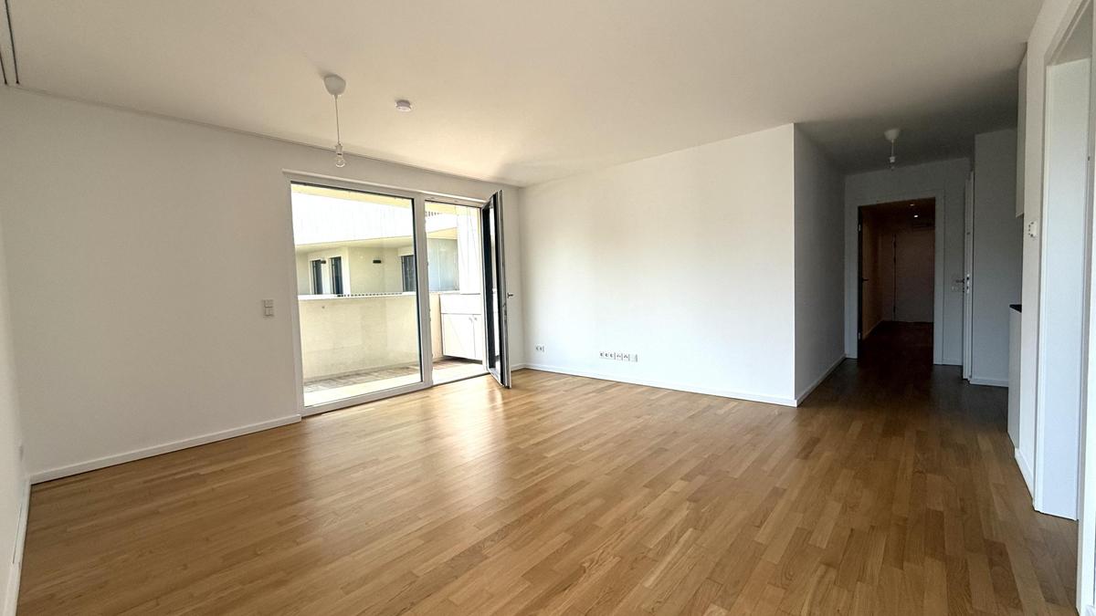 Wohnzimmer - Blick zum Gang