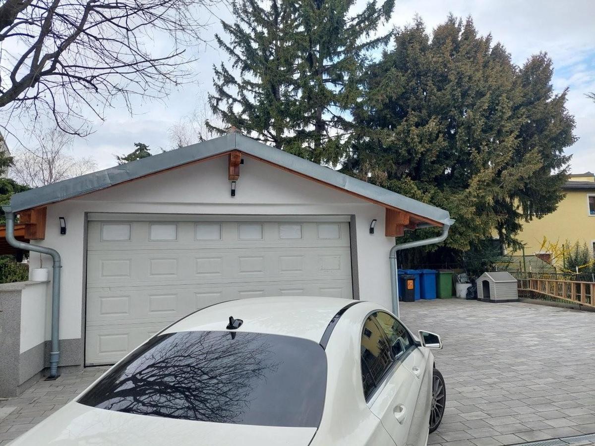 18 Garage 1220