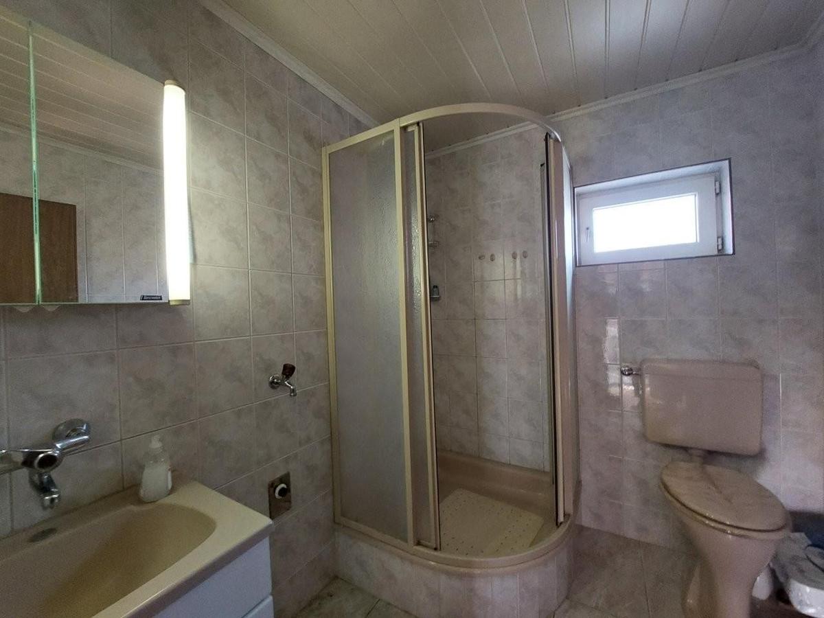 6 Badezimmer