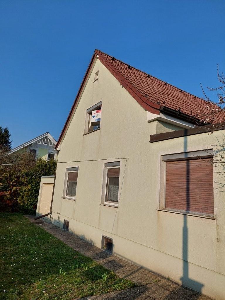 16 Hausansicht Frontgarten