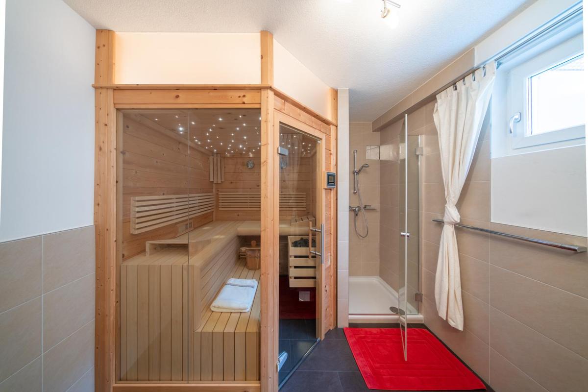 17 Gstebereich Sauna I Dusche I WC UG
