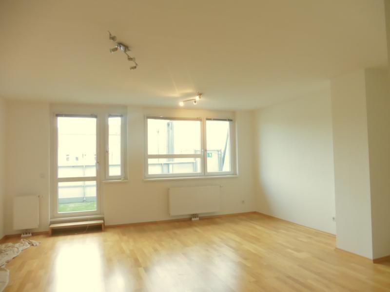 Wohnzimmer, Blick zur Terrasse