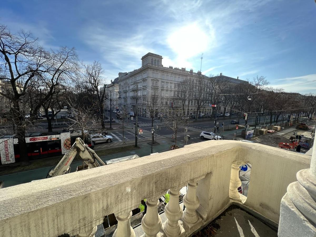 +Balkon