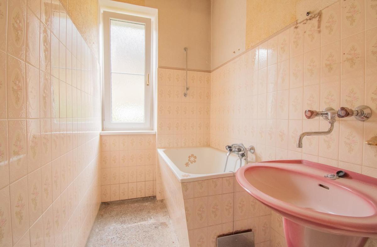 Wohnung 2, Badezimmer