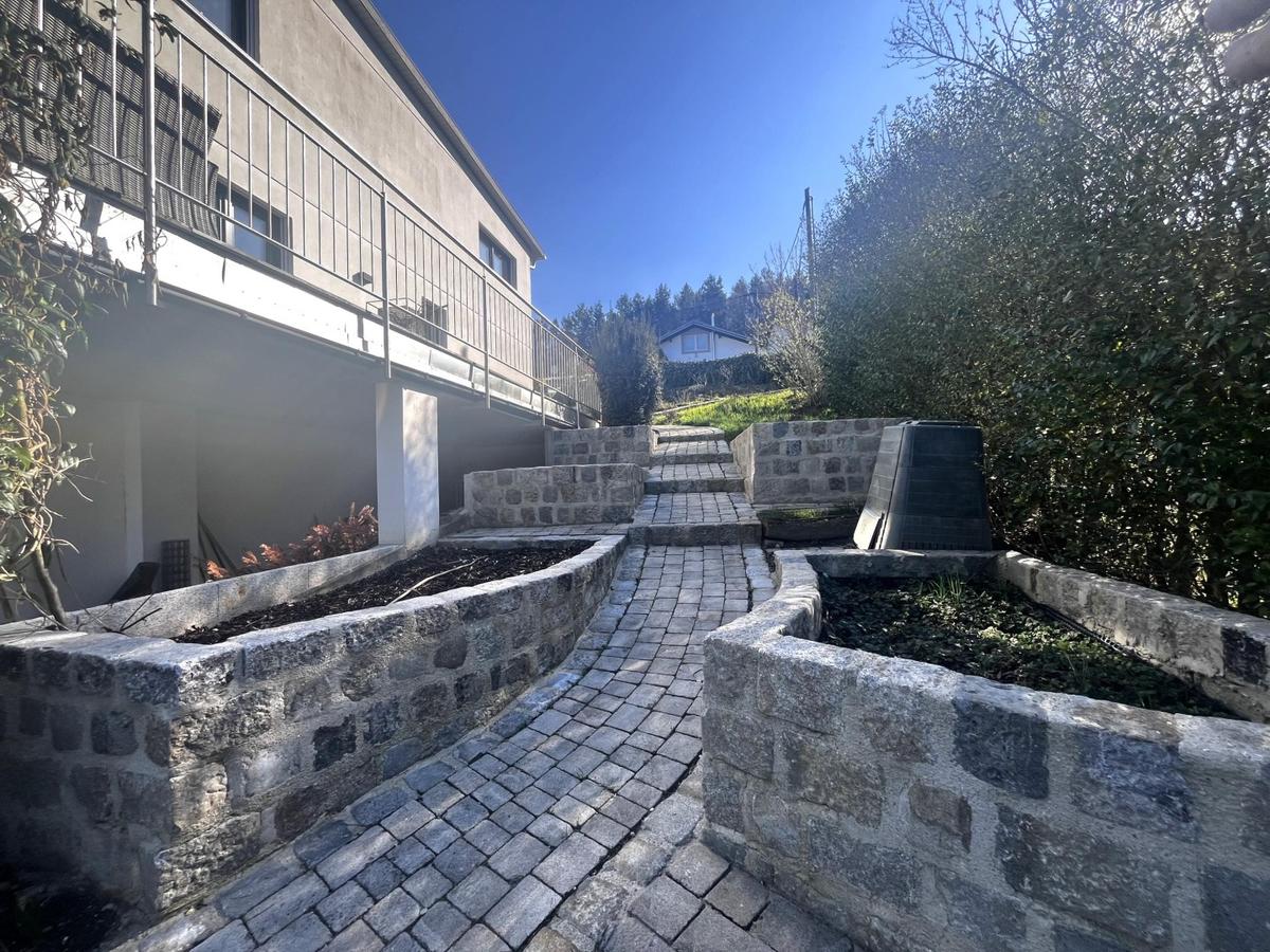 40 Hochbeet - Weg (seitlich)