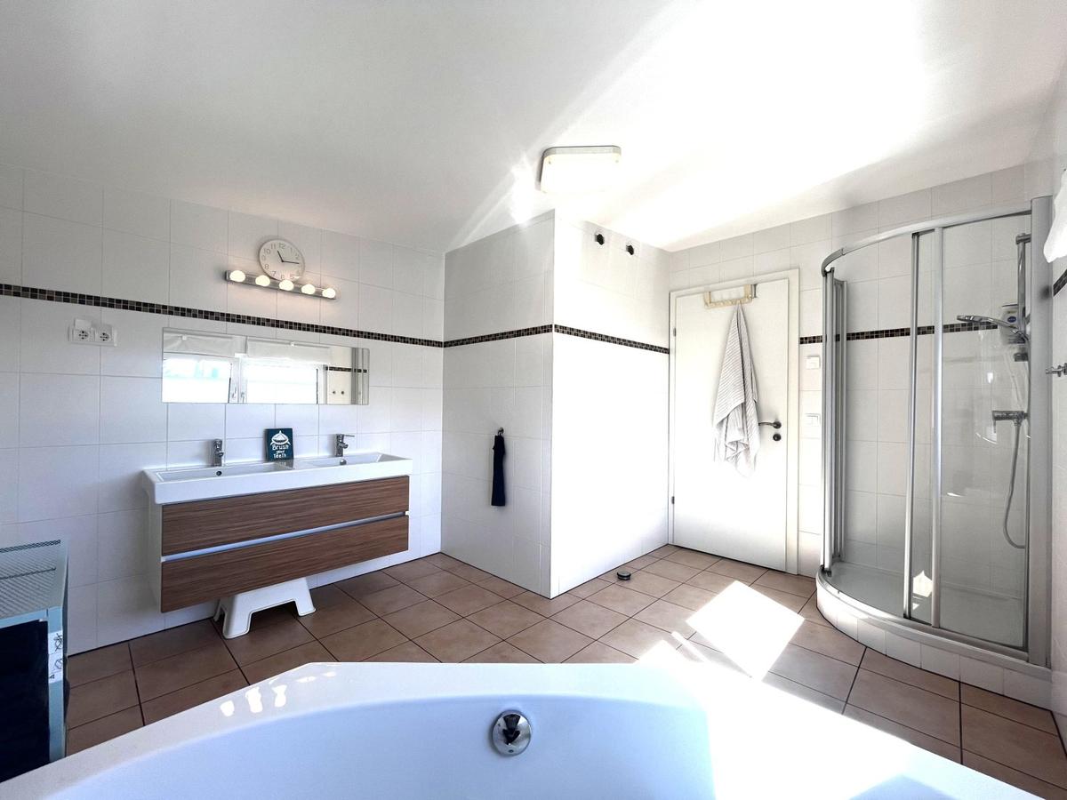 25 OG - Badezimmer