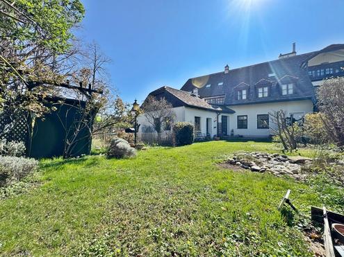 Gartenwohnung(en) in ehem. Fuhrwerker-/Winzerhaus (seit 1980 Wohnhaus) inkl. Garagenstellplatz