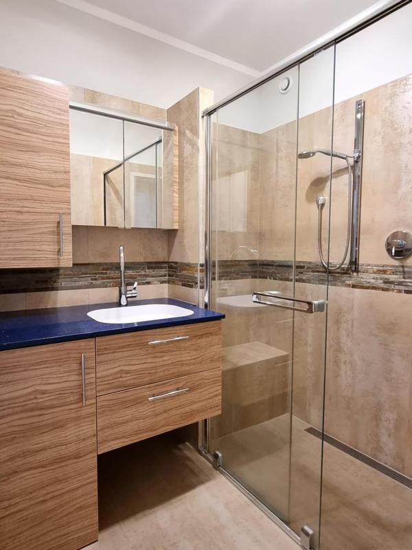 Badezimmer mit Waschmaschinenanschluss