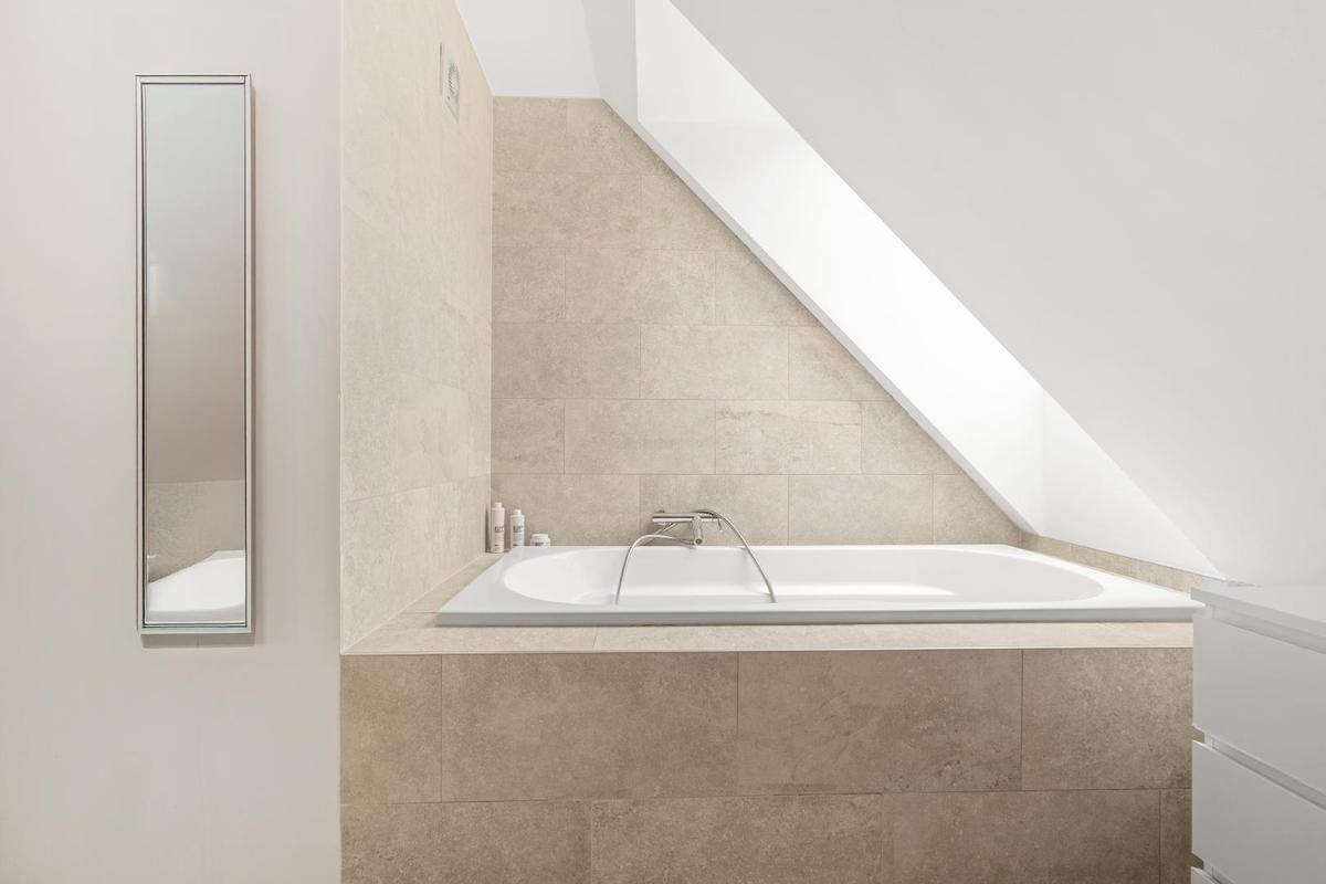Badezimmer, 2. OG