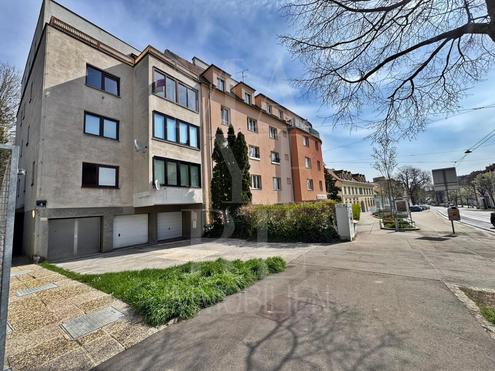 Neubauwohnung mit verglaster Loggia und Garage