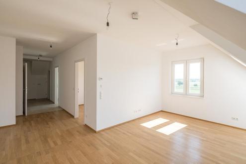 Sonnige Dachgeschosswohnung mit großem Balkon ++ RUSTENFELD SIEDLUNG