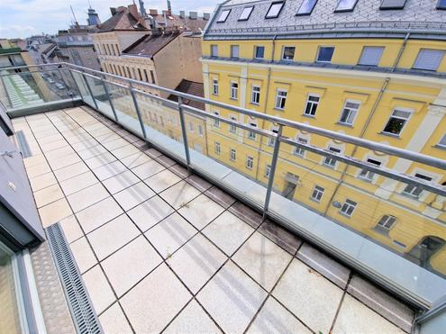 MEGA Weitblick ++ DACHTERRASSE ++ 2 WCs ++ KLIMAANLAGE