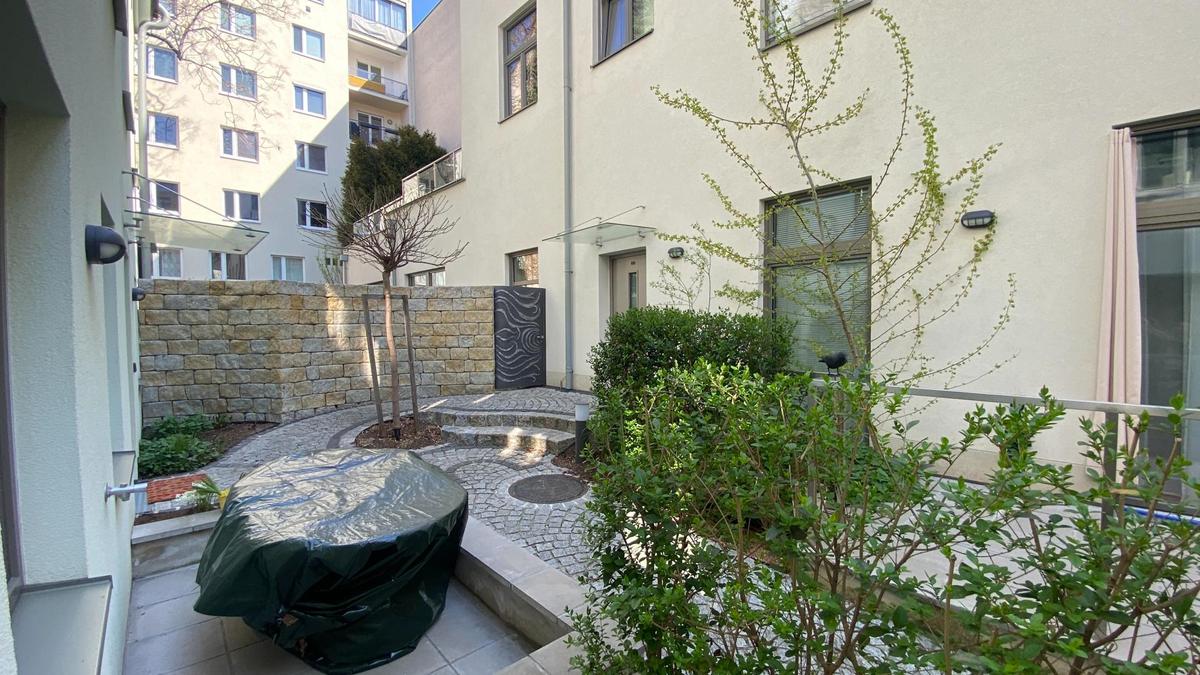 Ausgang Terrasse von Schlafzimmer