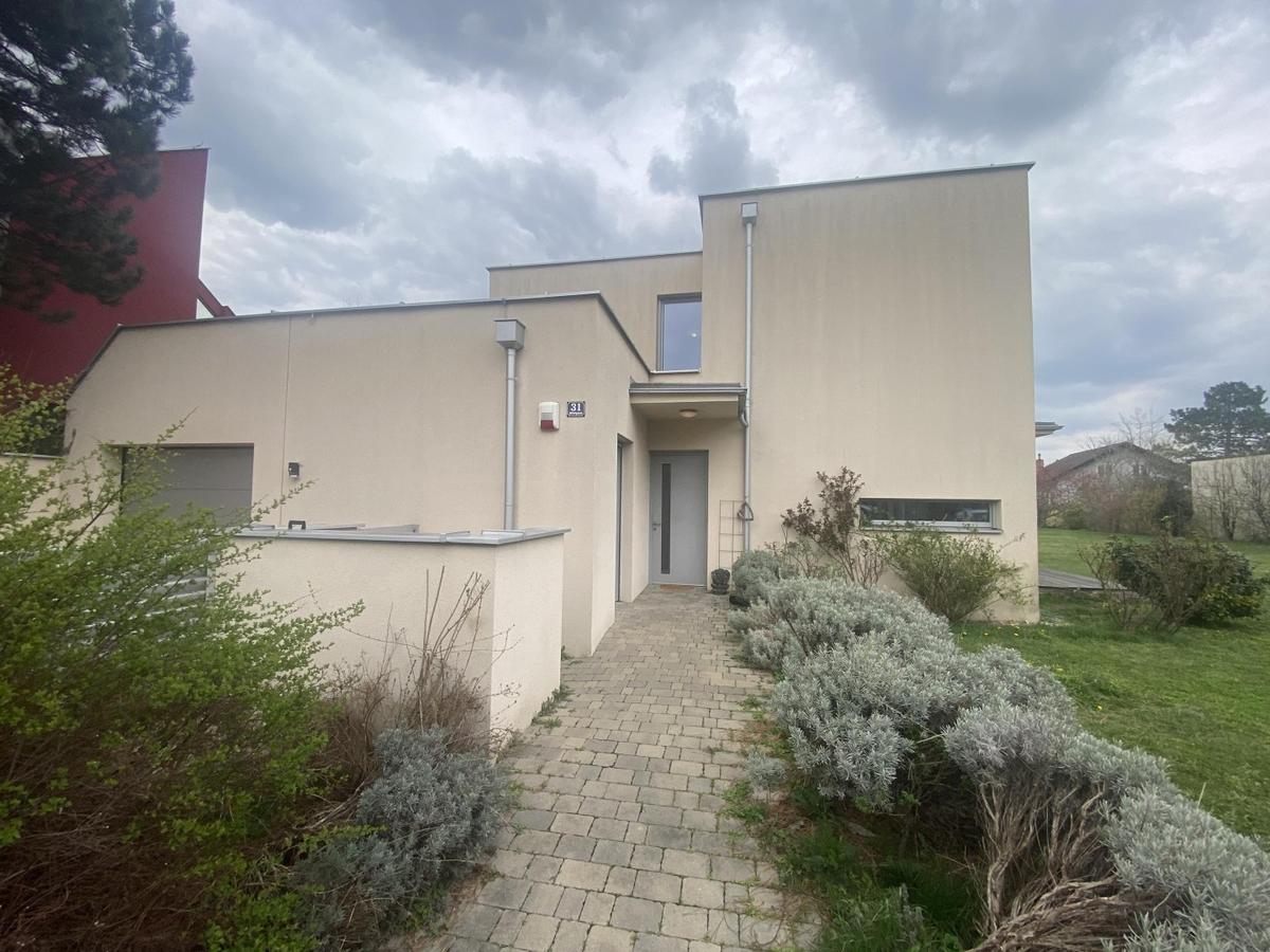 3 Eingang und Garage