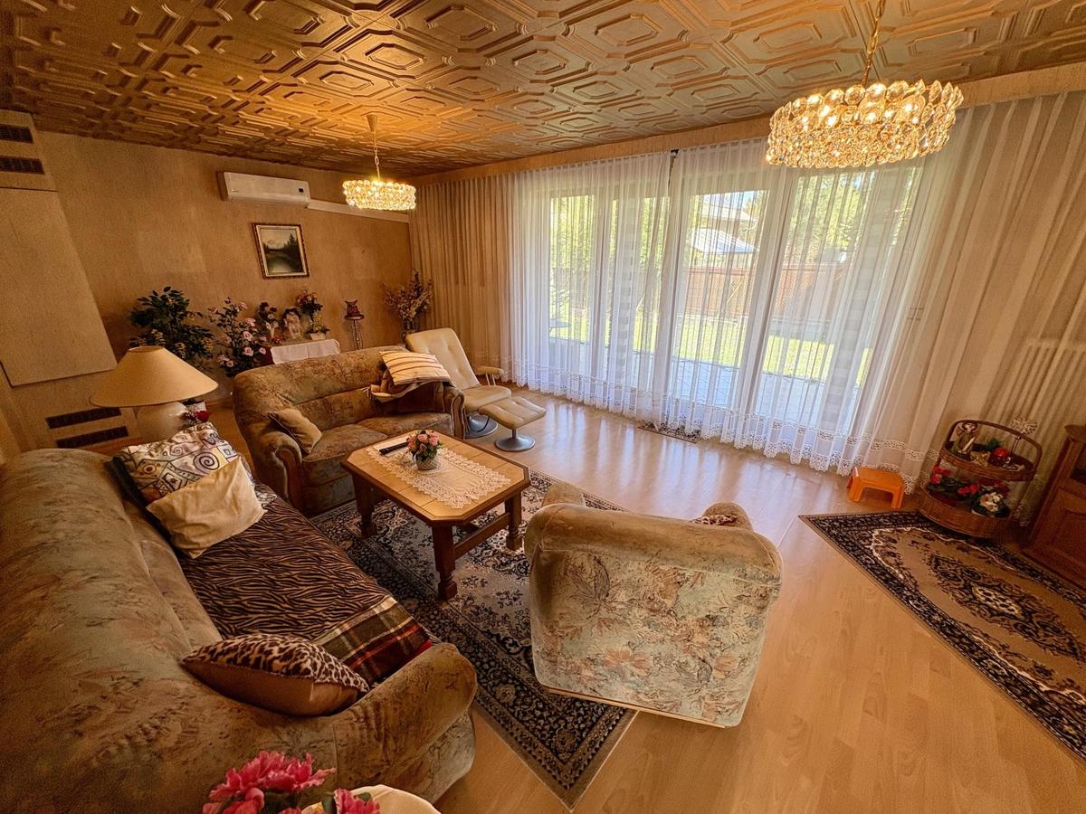 02 Wohnzimmer