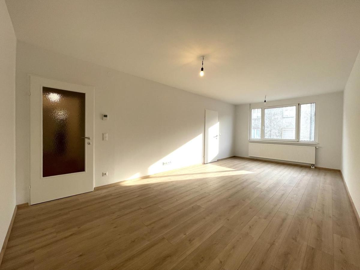 grozgiges Wohnzimmer