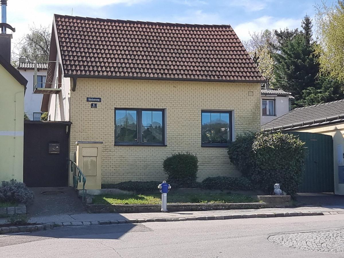 EFH_2102_02_Front