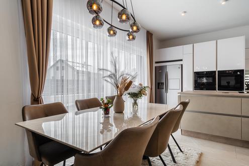 "barrierefreier Luxus-Bungalow mit Pool"