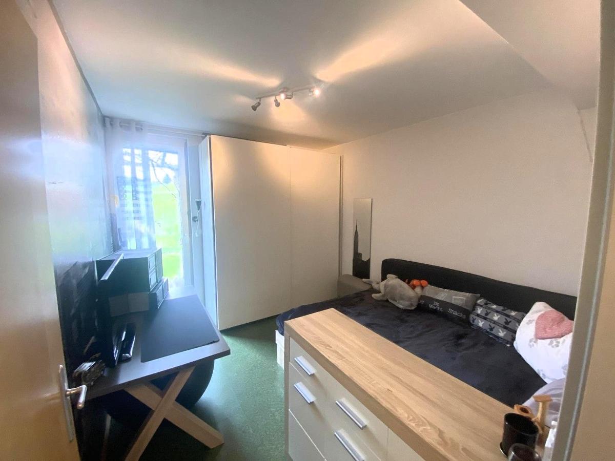 11 Schlafzimmer 2 b