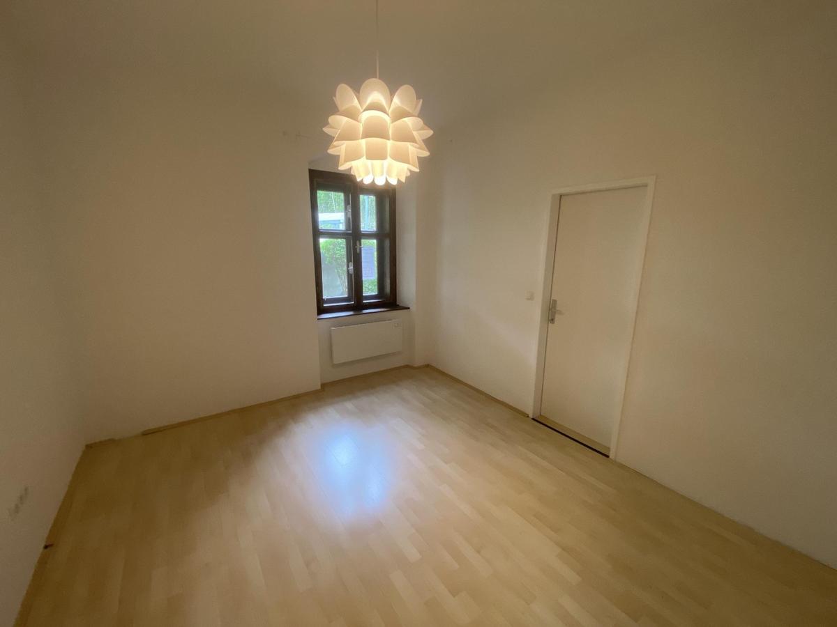 8 Schlafzimmer a