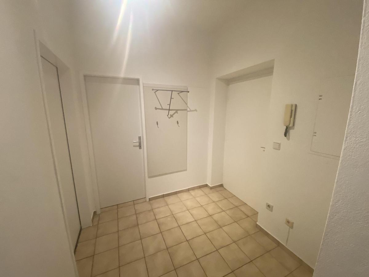 11 Vorzimmer a