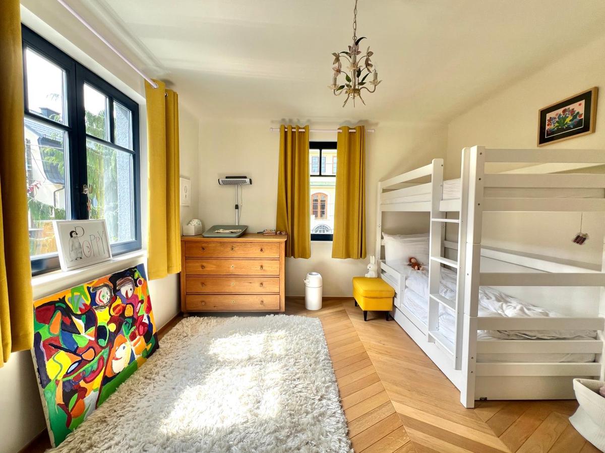 Schlafzimmer 1