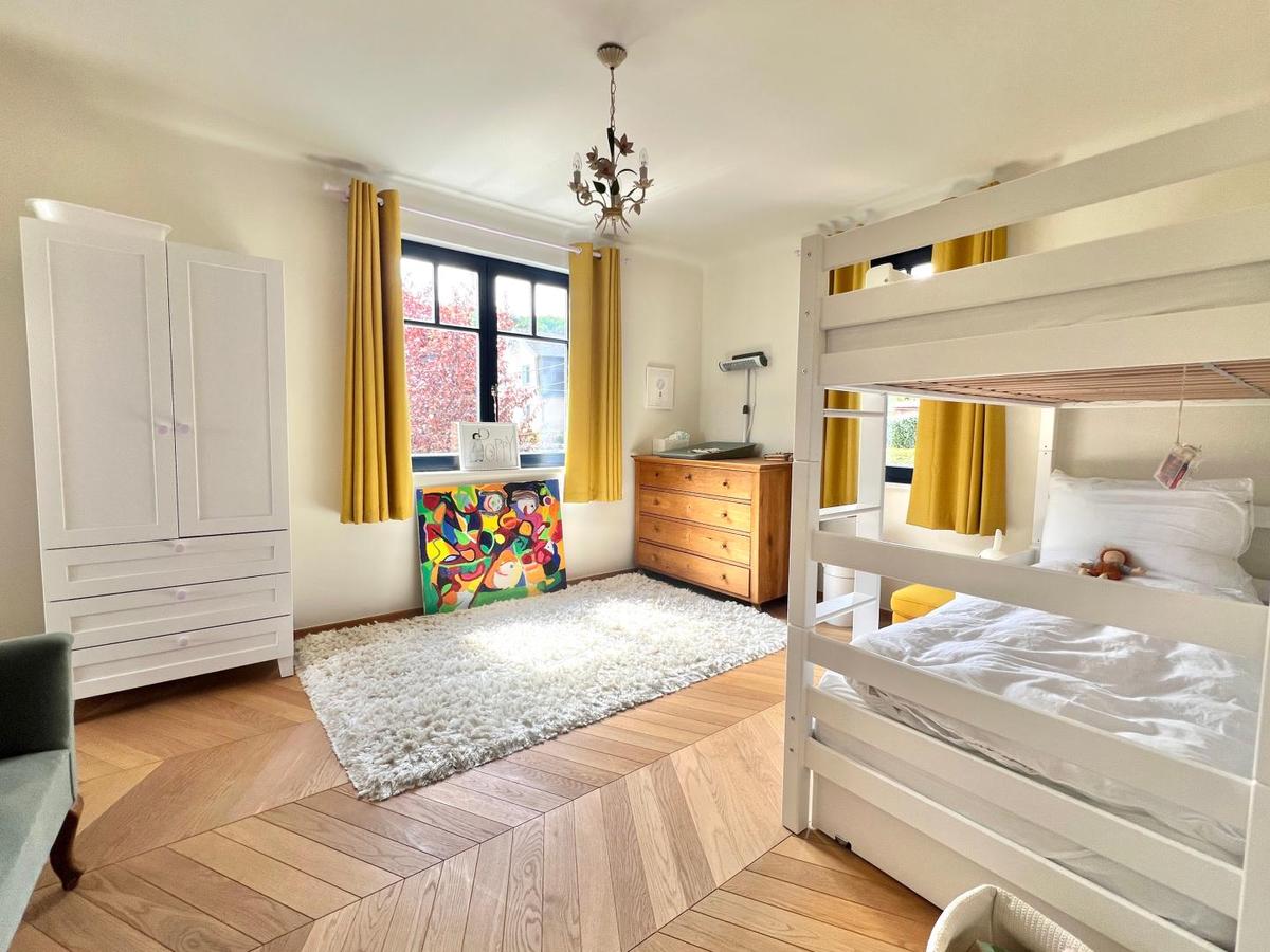 Schlafzimmer 1