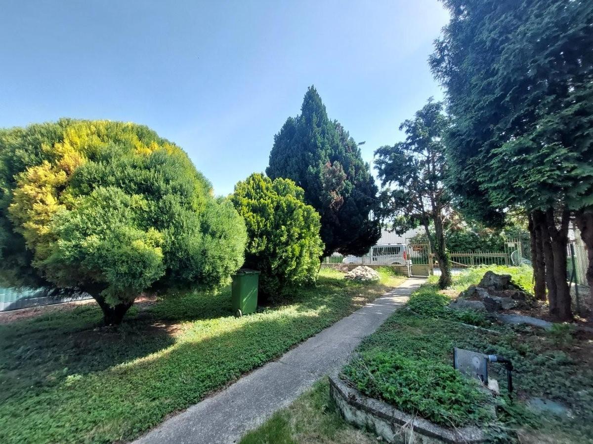 4 Garten 1210