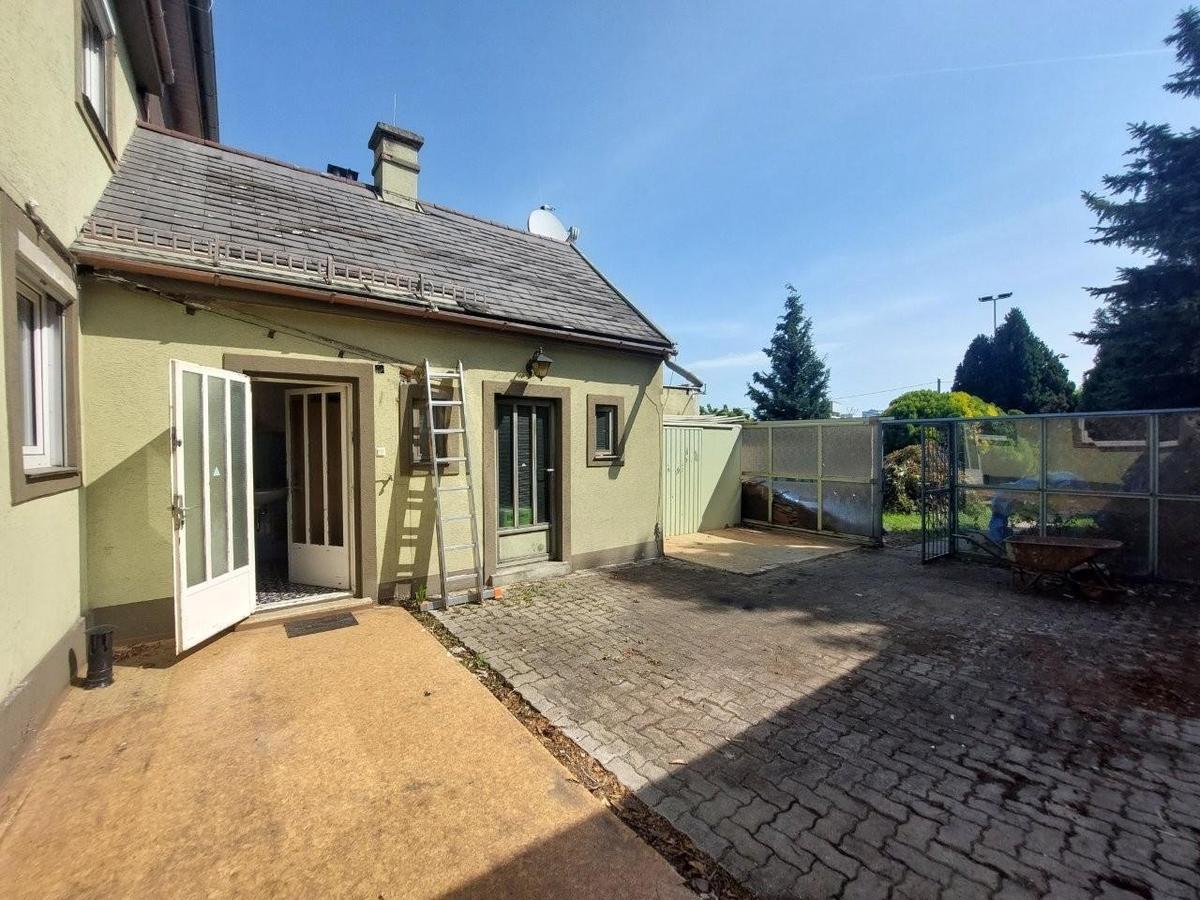2 Haus mit Innenhof 1210
