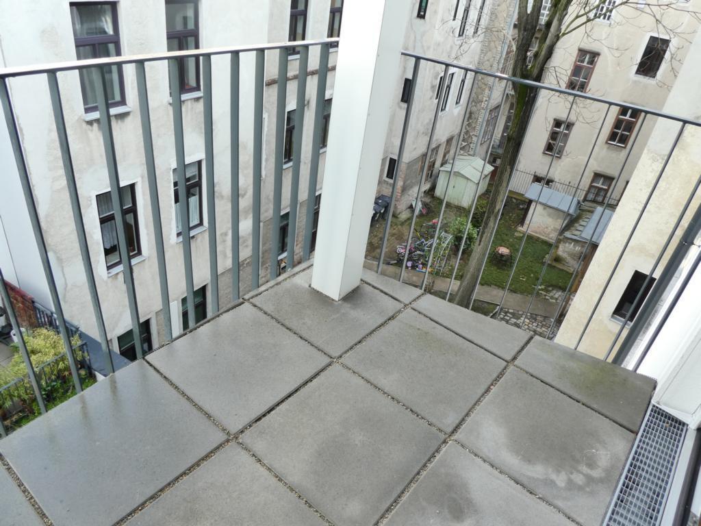 hofseitiger Balkon
